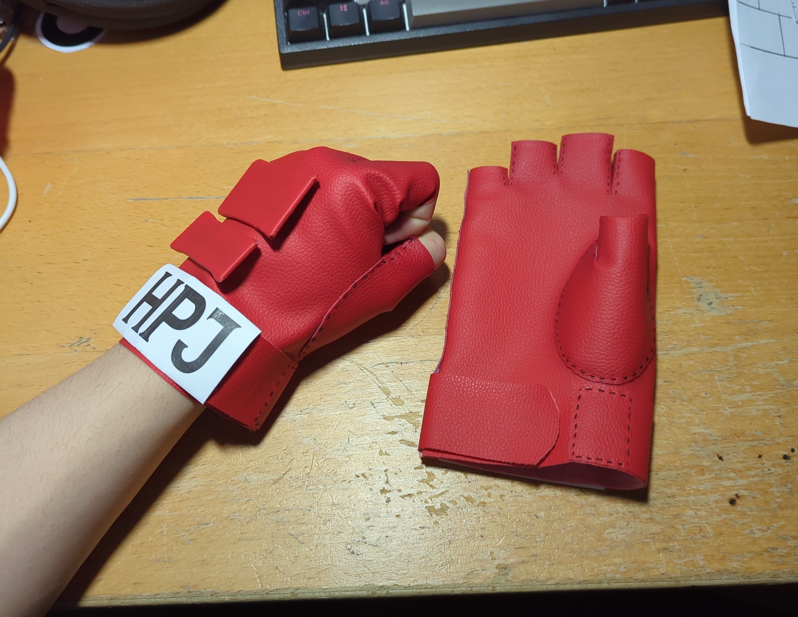 Justice Gloves (Helltaker)